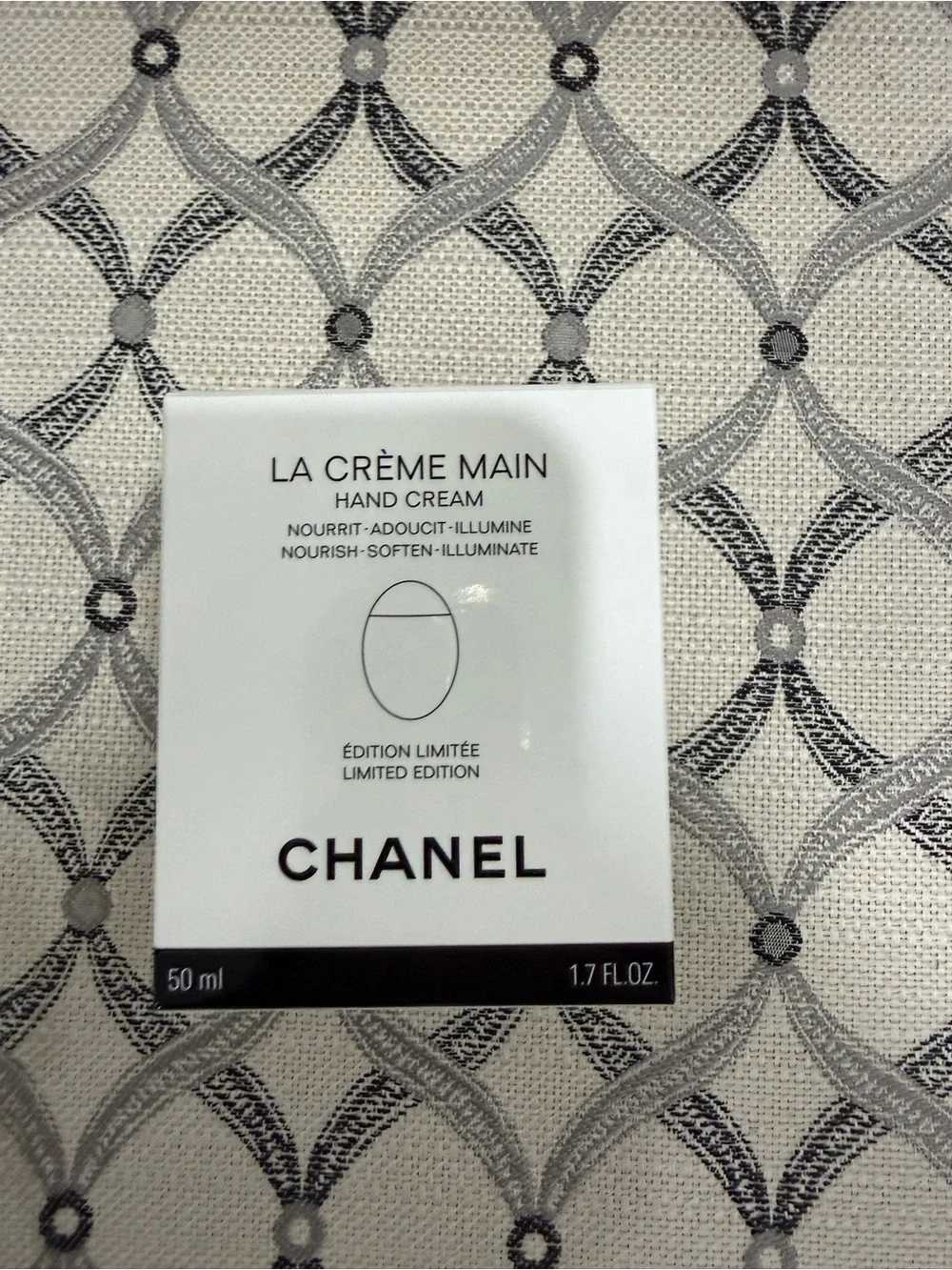 CHANEL La Crème Main Hand Cream —Denim Case new in box